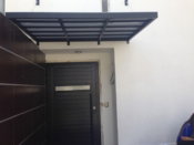 pergola y puerta de seguridad